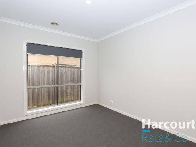 Spacious 4 Bedroom Home in South Morang