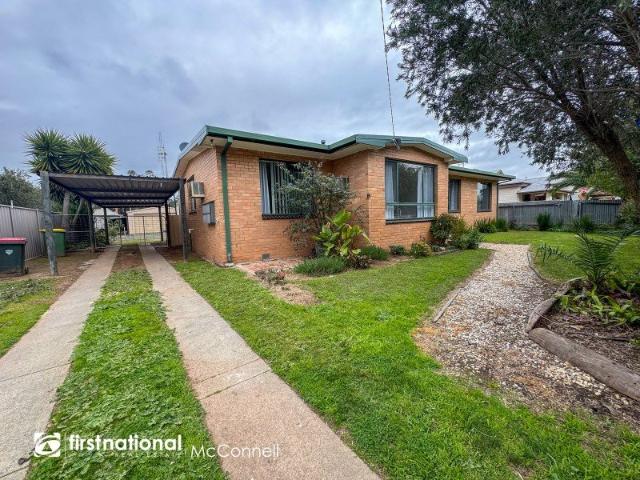 Spacious 4 Bedroom Home on a Generous 1,013m² Block