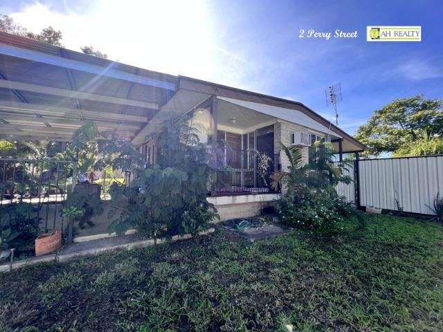 SPACIOUS 4 BEDROOM HOME ON A HUGE 1,007M² BLOCK. GREAT RENTAL RETURNS!