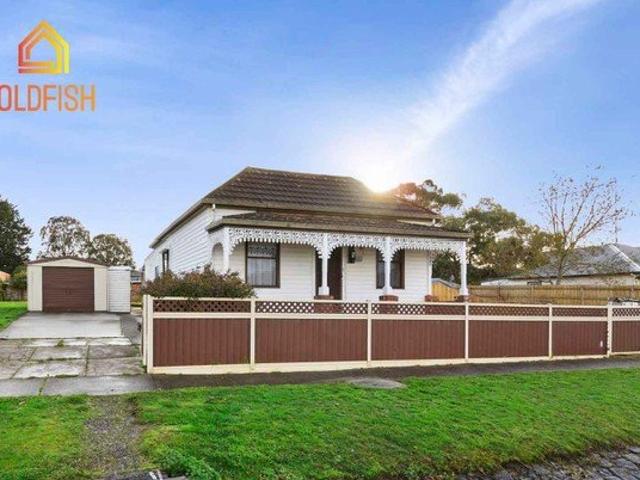 Spacious 4 Bedroom Home on a Large Block