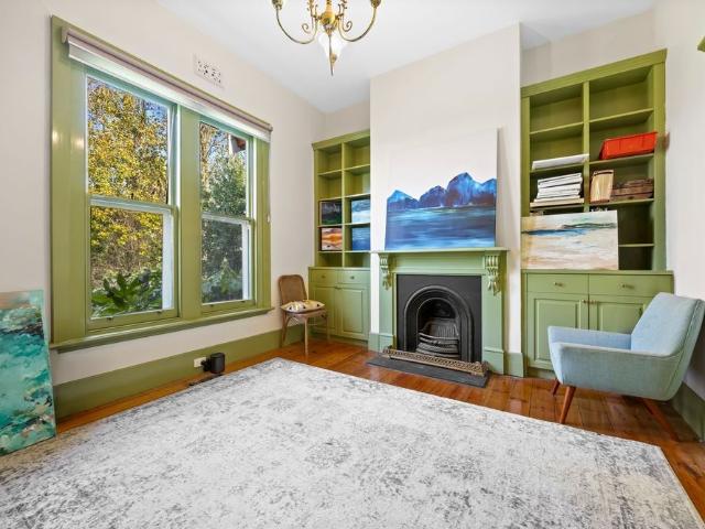 Spacious 4 Bedroom Home on Large Block Prime Location Near Ballarat Hospitals and Lake Wendouree