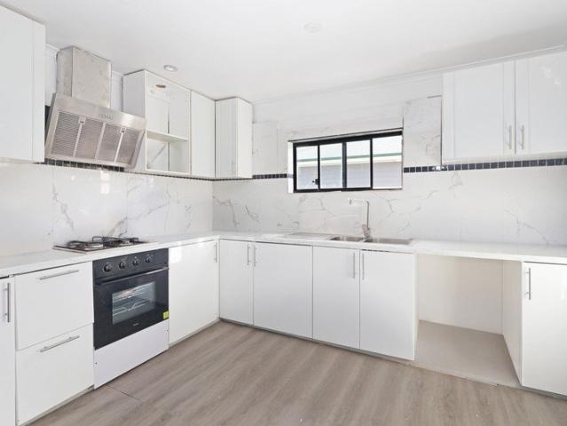 Spacious 4 Bedroom Home Plus Separate 2 Bedroom Dwelling