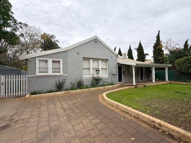 Spacious 4 Bedroom Home Secure, Central Location