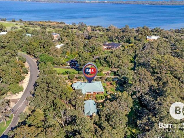 Spacious 4 Bedroom Oasis on 1 Acre with Bush Views