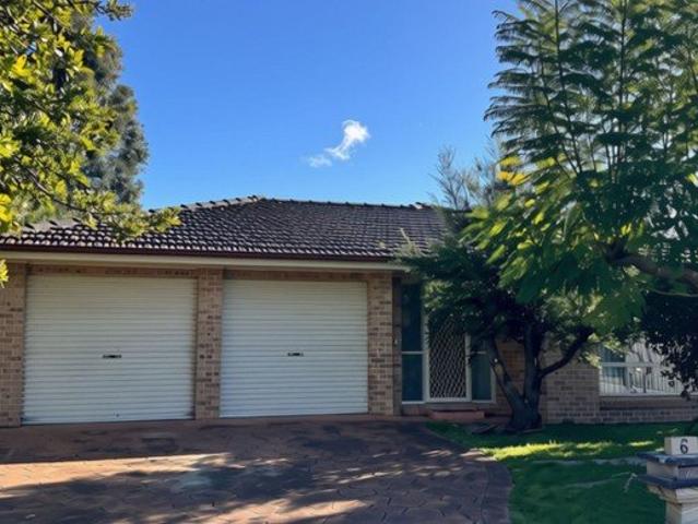 Spacious 4 bedroom, short term 6 month lease only