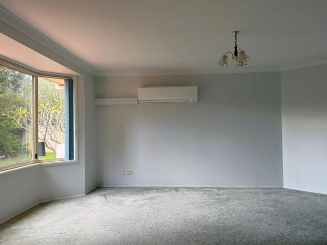Spacious 4 bedroom, short term 6 month lease only