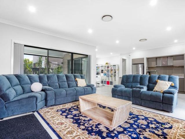 Spacious 4 Bedroom + Study Family Home for Rent in North Kellyville!
