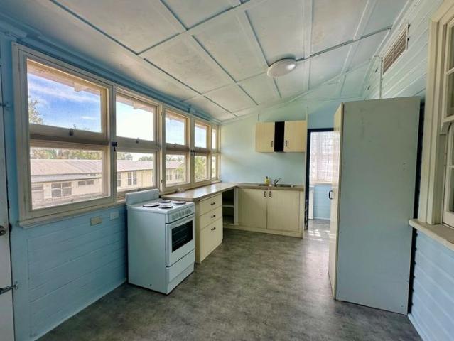 Spacious 4 Bedroom Queenslander Home