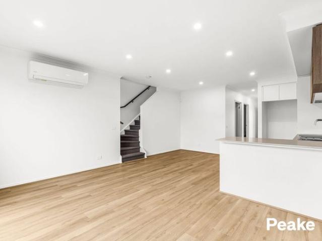 Spacious 4 Bedroom Townhouse Modern Comfort And Convenient Living