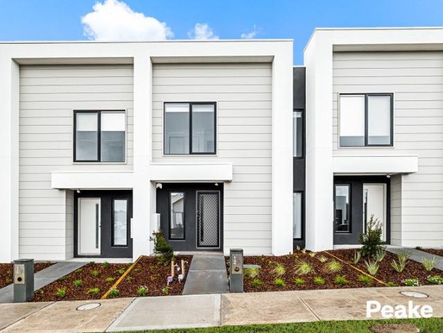 Spacious 4 Bedroom Townhouse Modern Comfort And Convenient Living