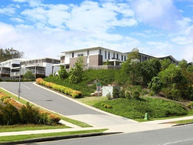 Spacious 4 Bedroom Townhouse in Clover Hill Terraces