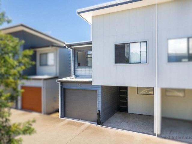 Spacious 4 Bedroom Townhouse in Prime Carseldine Location