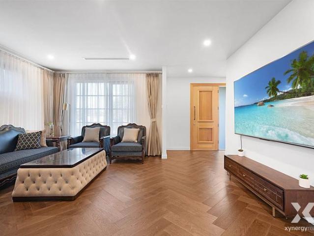 Spacious 4 Bedroom Townhouse in Prime Glen Waverley Location
