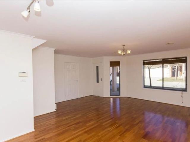 Spacious 4 Bedroom Townhouse in the Heart of Bruce