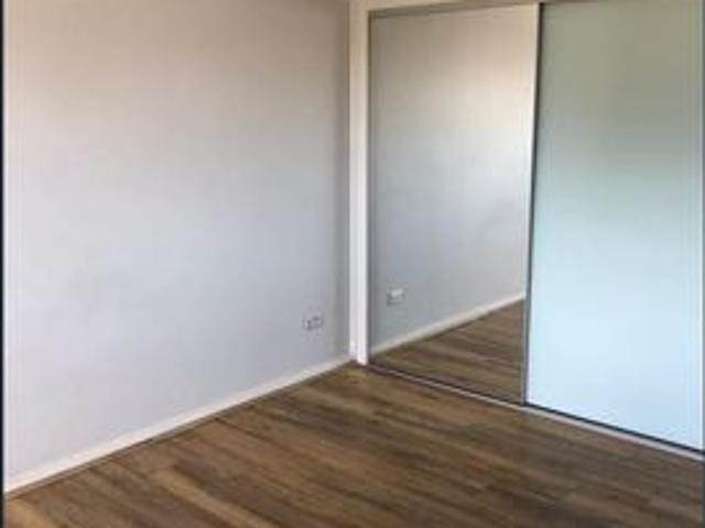 Spacious 4 Bedroom Townhouse in Woodcroft
