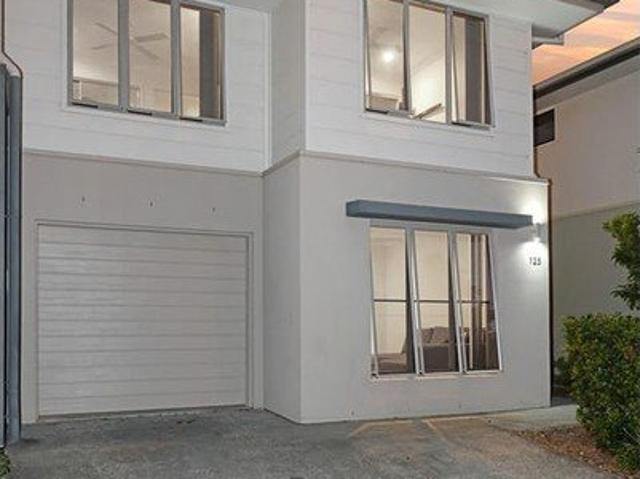 Spacious 4 Bedroom Townhouse with Solar in a Convenient Location