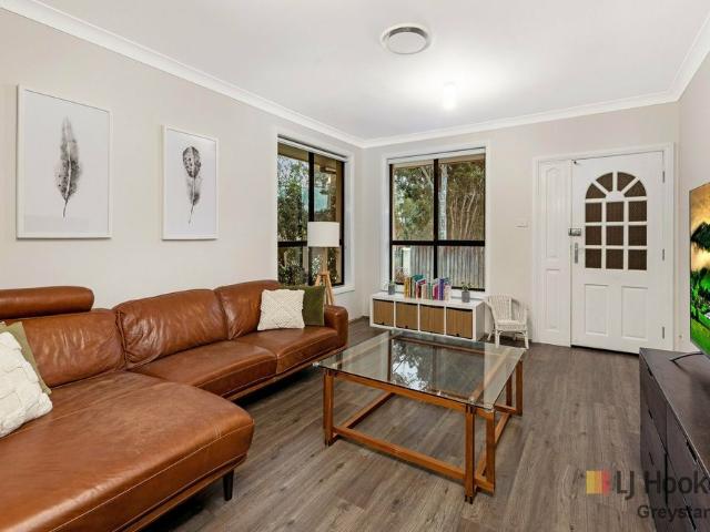 SPACIOUS 4 BEDROOM TOWNHOUSE
