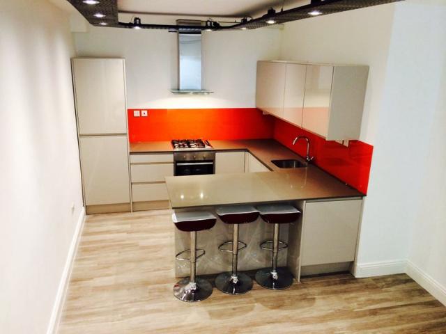 Spacious 4 Double Bed Garden Flat with 2 Bathrooms