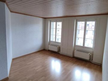 Spacious 4.5 room apartment in the old town with balcony