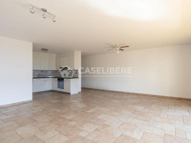 SPACIOUS 4.5 ROOMS WITH LAKE VIEW IN MURALTO