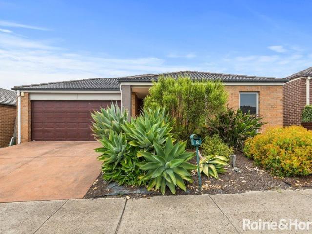 Spacious 4BD House at Mernda Near Mernda Hills Christian College