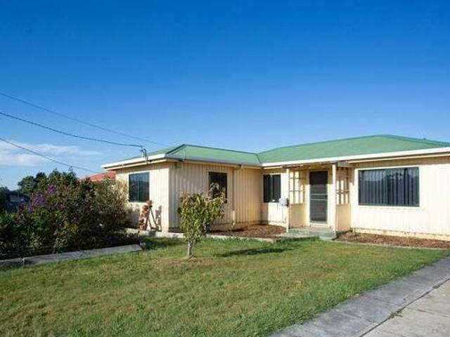 Spacious 4bedroom Home with Garden
