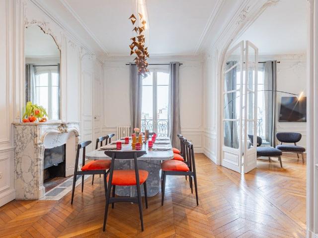 Spacious 4BR Apartment with AC in Neuilly sur Seine