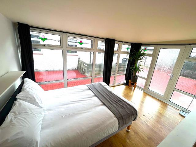 Spacious 4BR Edinburgh Home | Free Parking