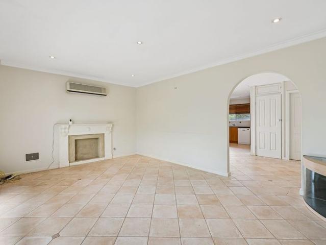 SPACIOUS 4x1 IN HILLARYS