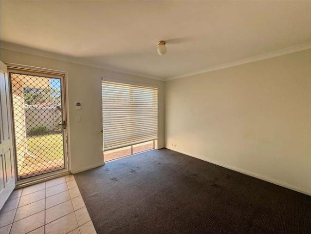 Spacious 4x2 Family Home in Greenfields