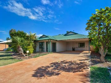 Spacious 4x2 Family Home in Sought After Nickol