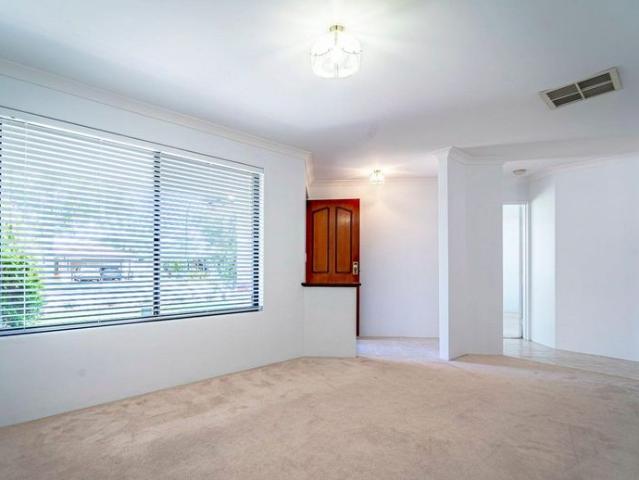 Spacious 4x2 Family Home in Port Kennedy