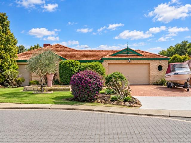 Spacious 4x2 Family Home with 3 Toilets, Ample Parking & Powered Workshop