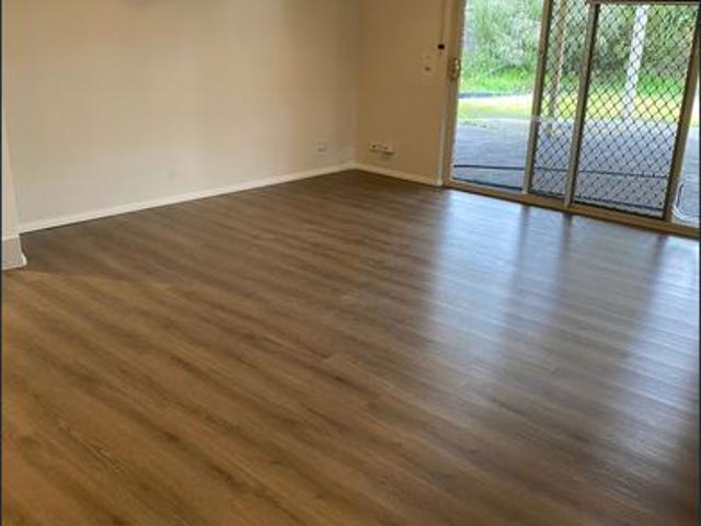 Spacious 4x2 with two living areas and outdoor area. Quiet cul de sac location