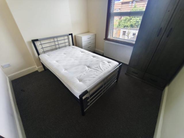 Spacious 5/6 Bedroom House – Wood Green