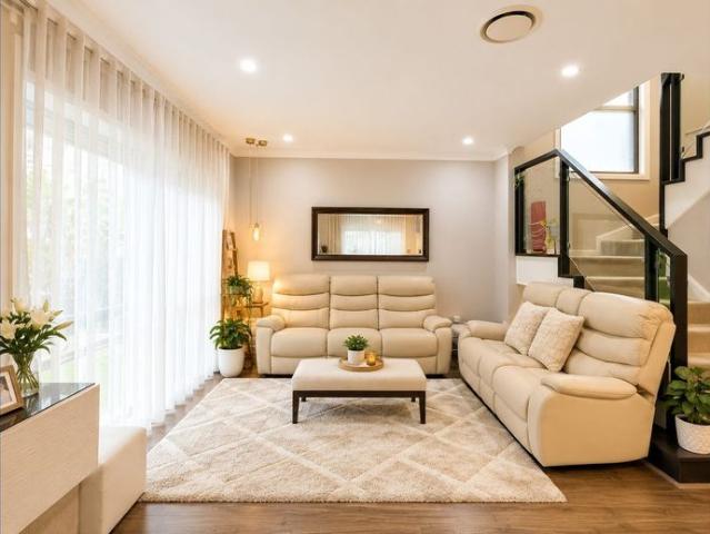 Spacious 5 Bed with 1 Bed Downstairs Family Home