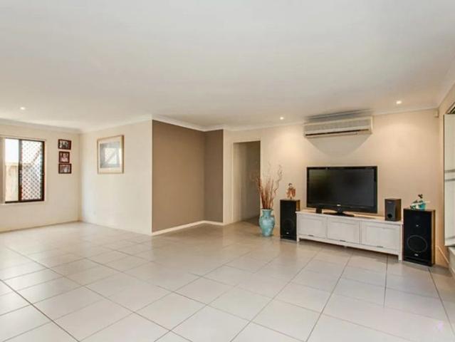 SPACIOUS 5 BED FAMILY HOME!