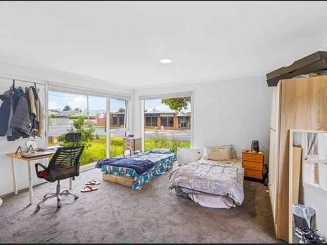 Spacious 5 Bed Family Home in Highton Contact Today