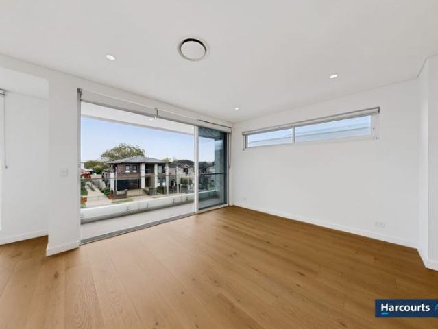 Spacious 5 Bed Family Home in Kingsgrove