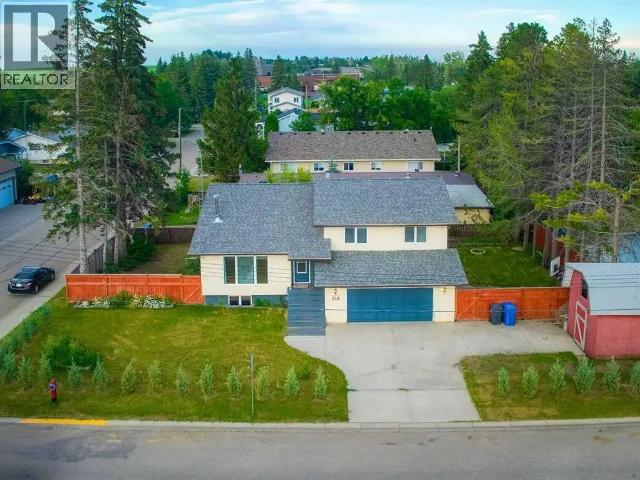 Spacious 5 Bedroom, 3 Bath Family Home with Double Garage