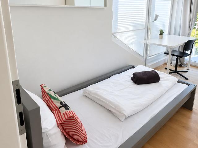 Spacious 5 Bedroom Apartment in Munich | Near U3 & S Bahn, Munchen Amsterdam Apartments for Rent