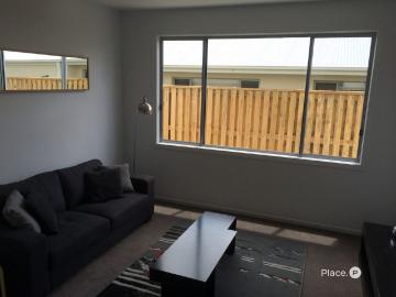 Spacious 5 Bedroom Family Haven in Prime Rochedale Location