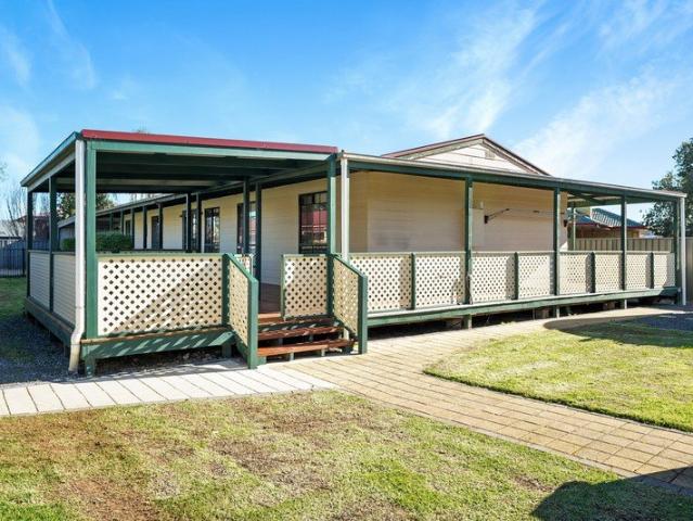 Spacious 5 Bedroom Family Home