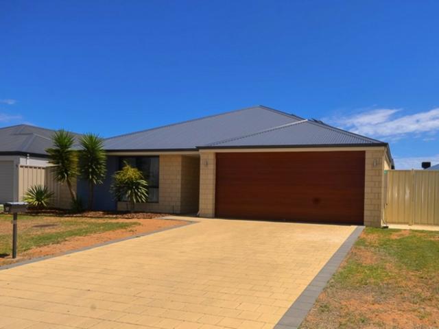 Spacious 5 Bedroom Family Home!