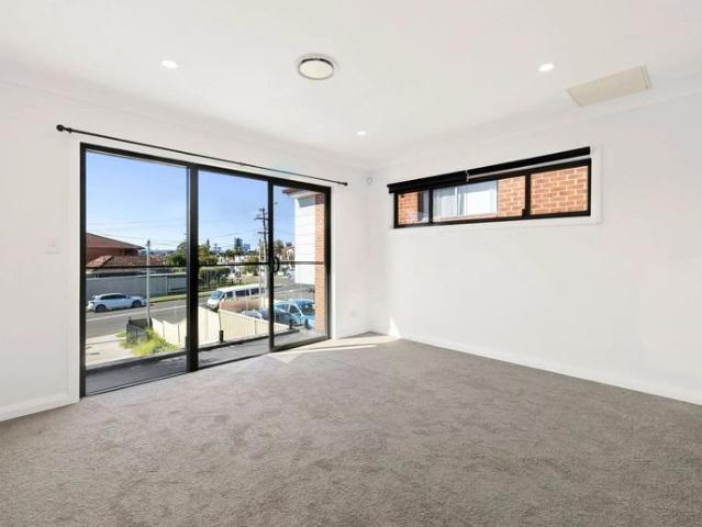 Spacious 5 Bedroom Family Home