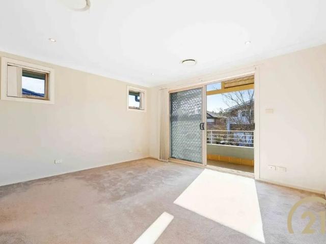 Spacious 5 Bedroom Family Home&comma  Located in West Hoxton&excl