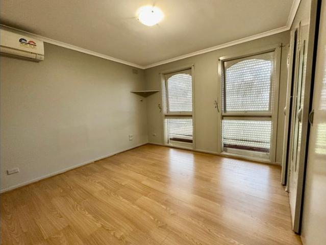 SPACIOUS 5 BEDROOM FAMILY HOME FOR LEASE ST ALBANS
