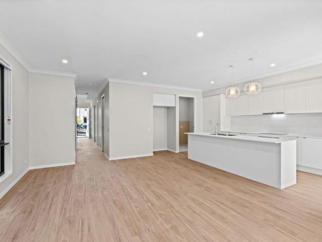 Spacious 5 Bedroom Family Home in Convenient Keperra Location