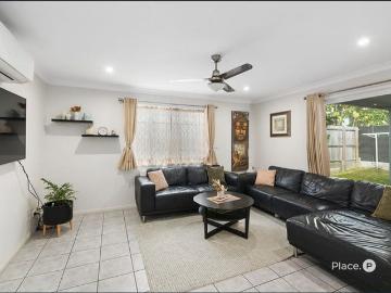 Spacious 5 Bedroom Family Home in Calamvale – Modern, Low Maintenance & Perfectly Positioned!