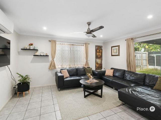 Spacious 5 Bedroom Family Home in Calamvale – Modern, Low Maintenance & Perfectly Positioned!